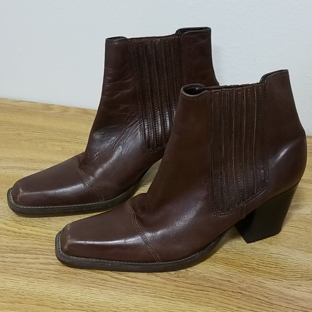 Details vintage brown leather ankle boots sz 9 GUC